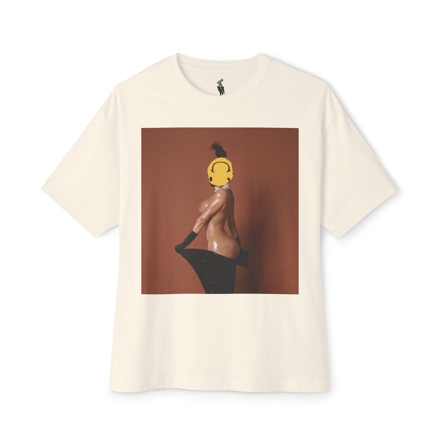"SHE SMILES" TEE